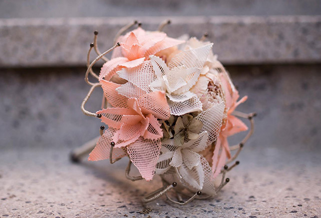 Ramo de novia con encaje de bolillos