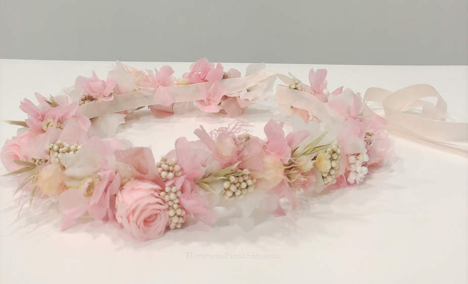 corona de flores preservadas comunion