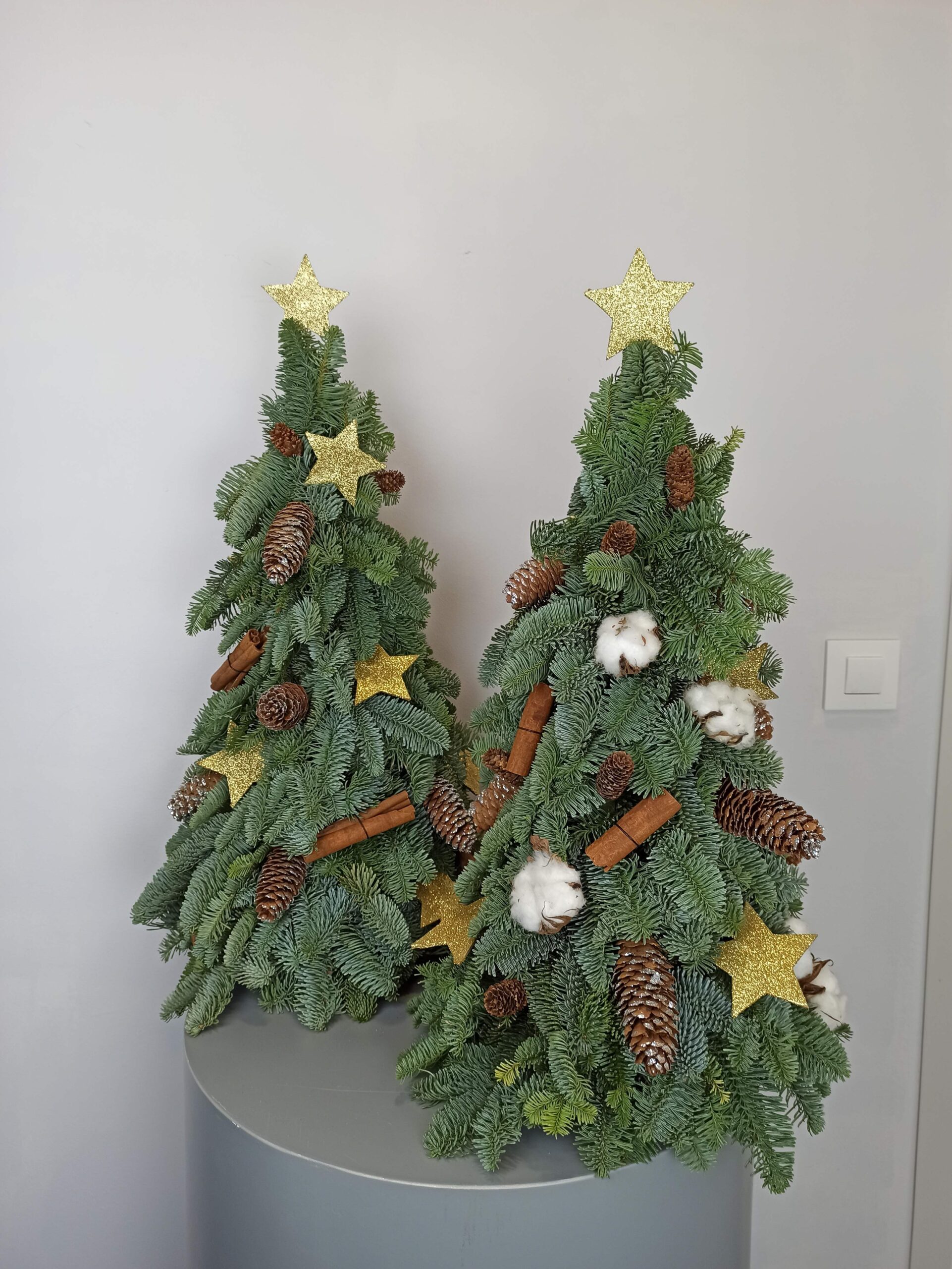 Mini árboles de Navidad decorados - Decoración de Navidad Natural